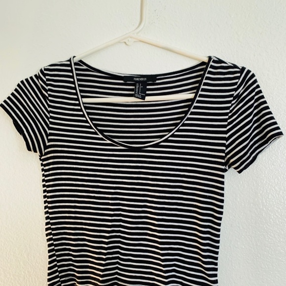 Forever 21 Tops - U-neck Striped Crop Top
